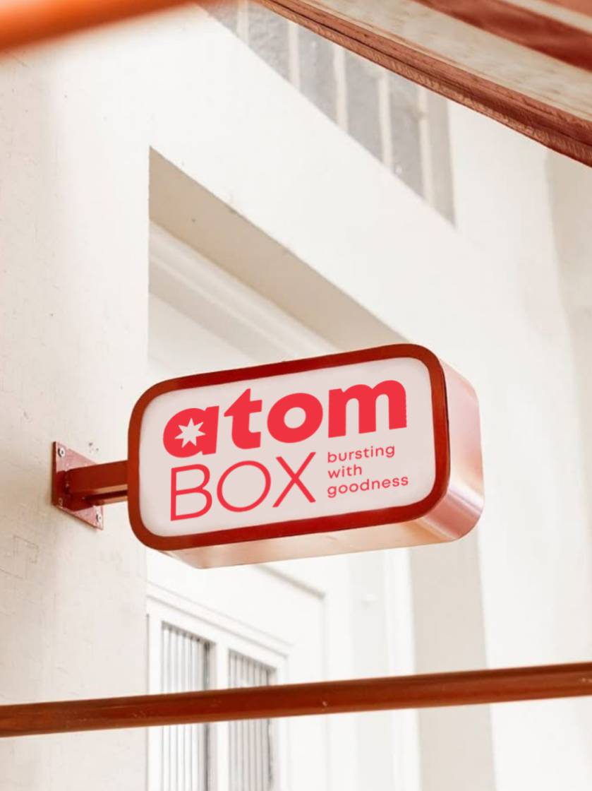 02 banner atom box