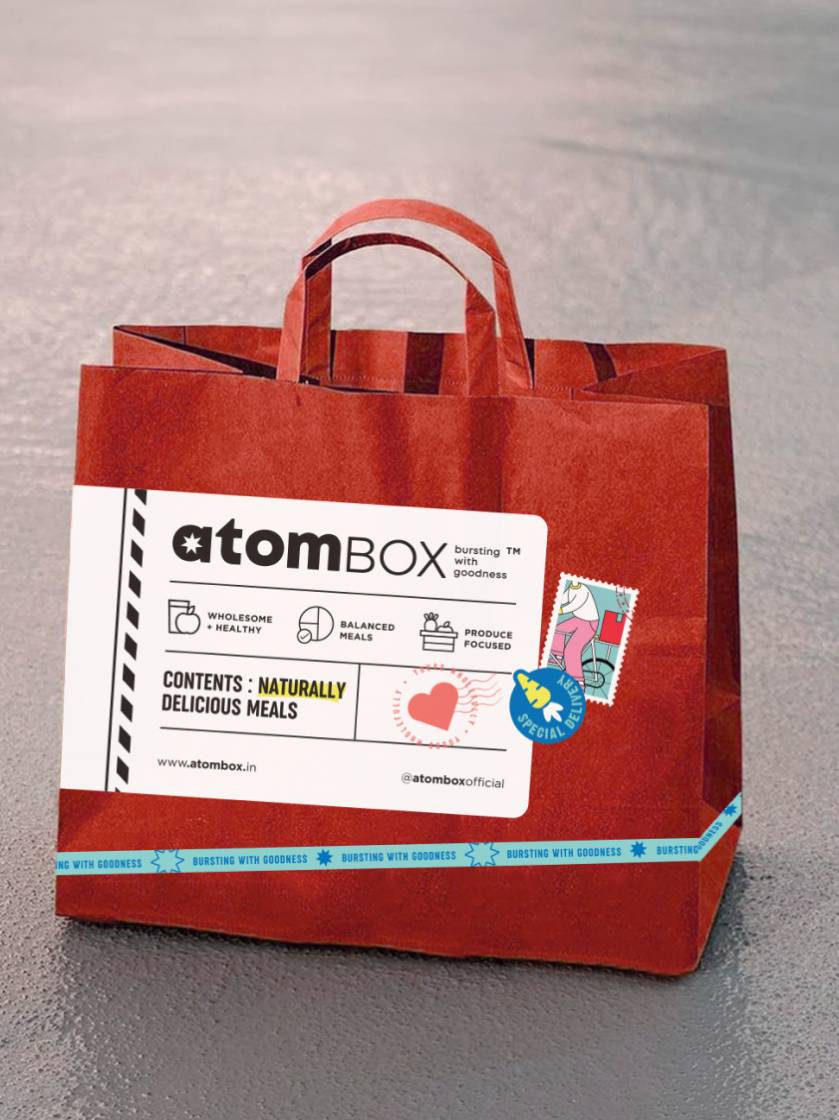 04 banner atom box