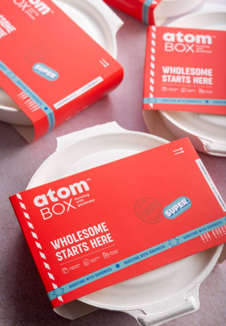 09 banner atom box